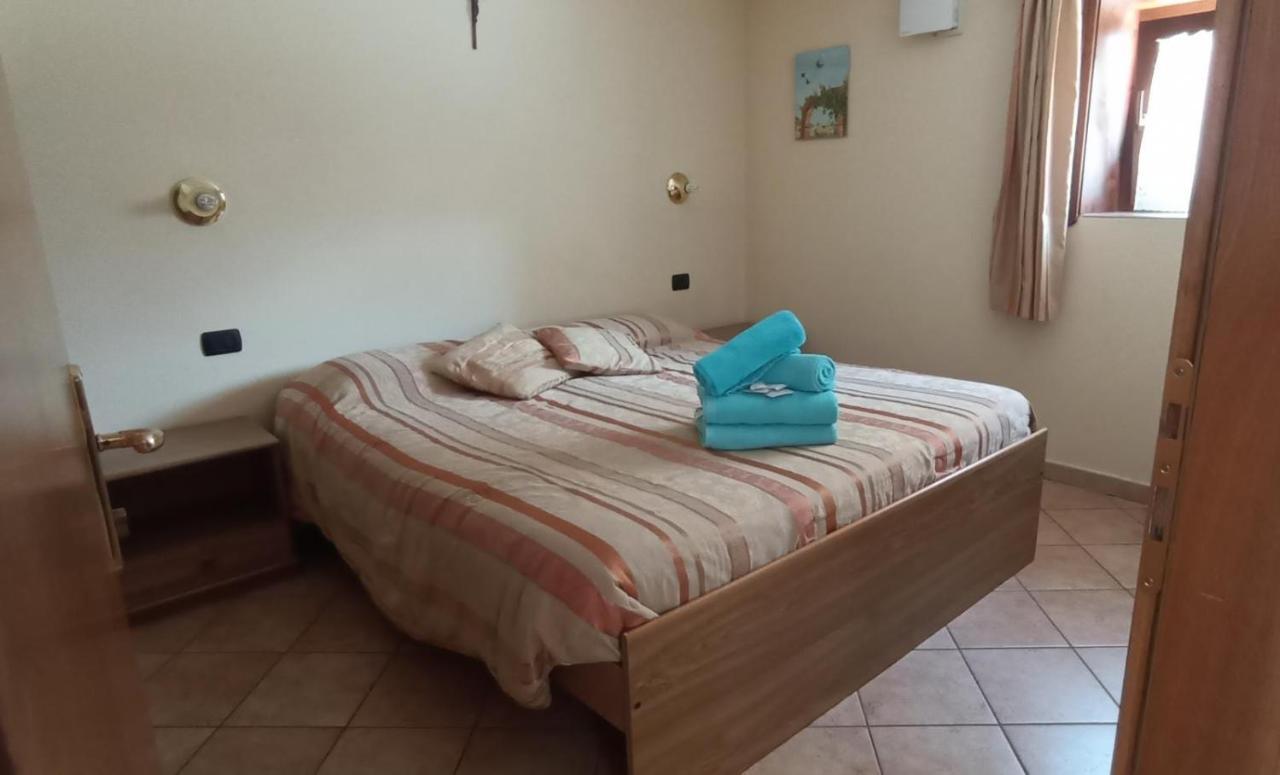 Garni Delia Hotell Livigno Exteriör bild