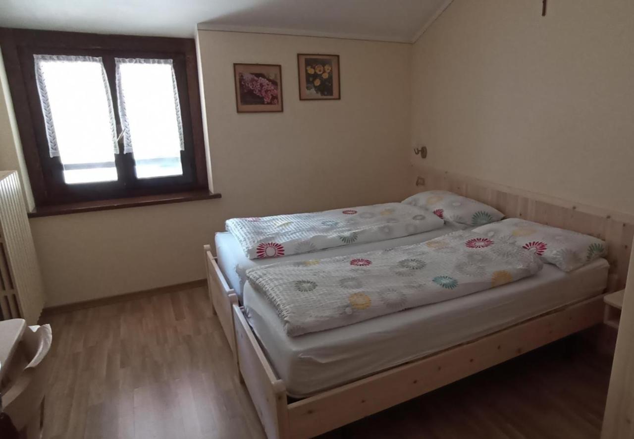 Garni Delia Hotell Livigno Exteriör bild