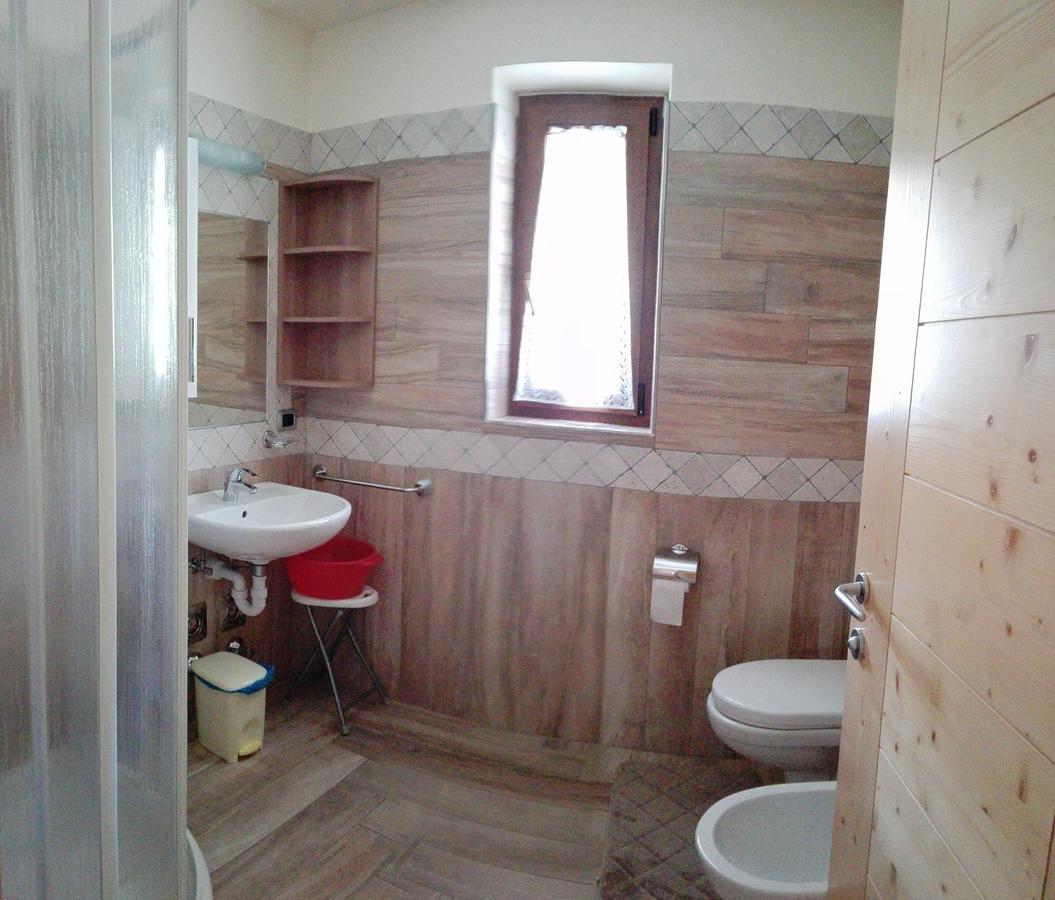 Garni Delia Hotell Livigno Exteriör bild