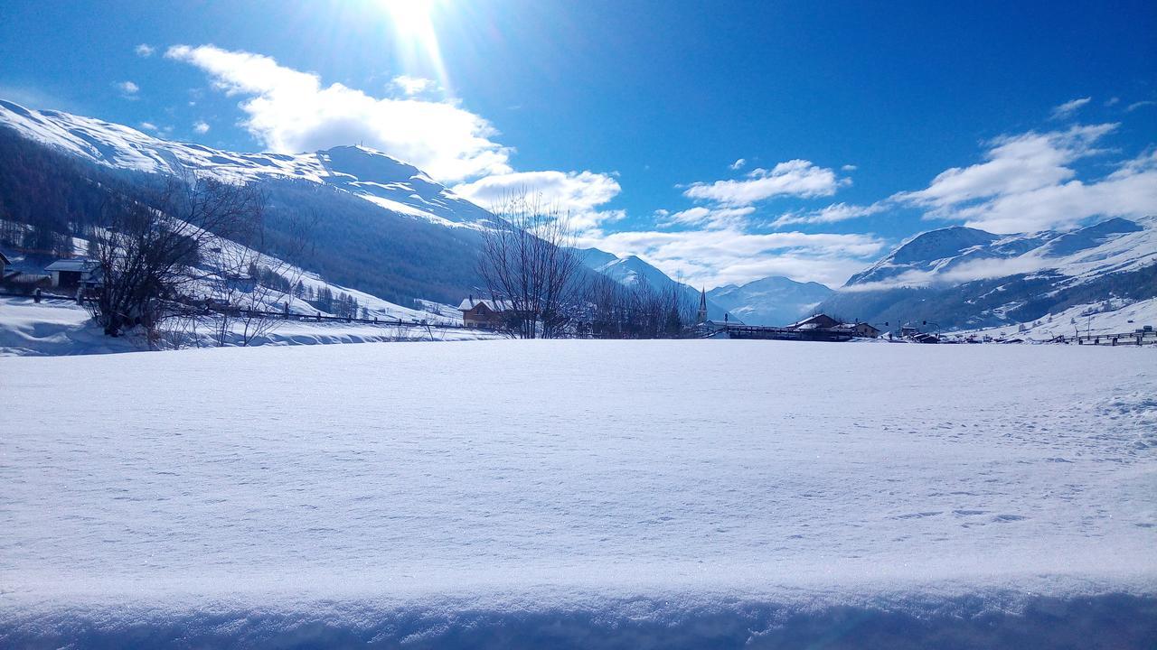 Garni Delia Hotell Livigno Exteriör bild